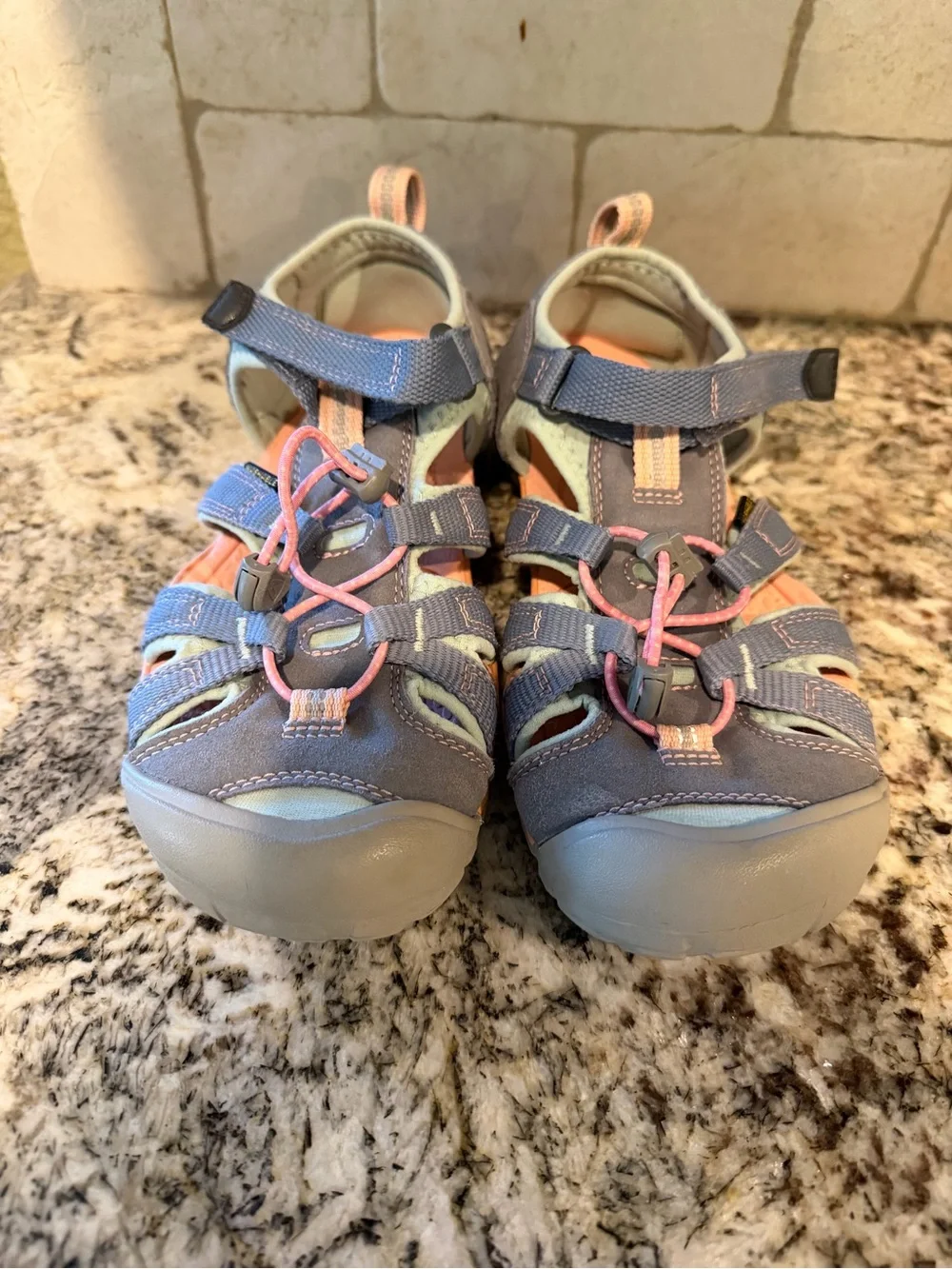 KEEN Seacamp II CNX Kids Sandals Youth 4 pink Aqua Closed Toe Water Shoes